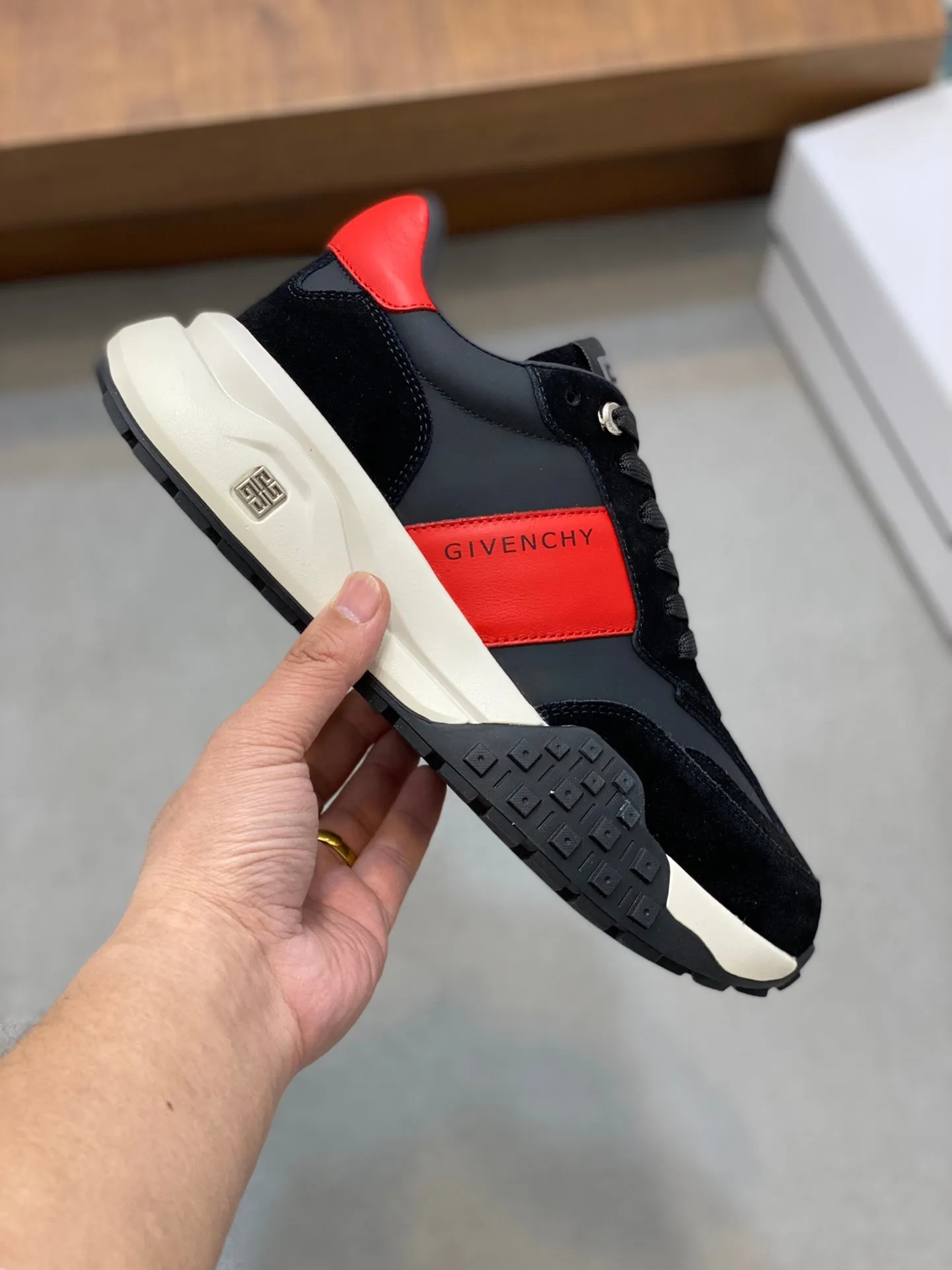 GVC Black Runner Sneakers-021