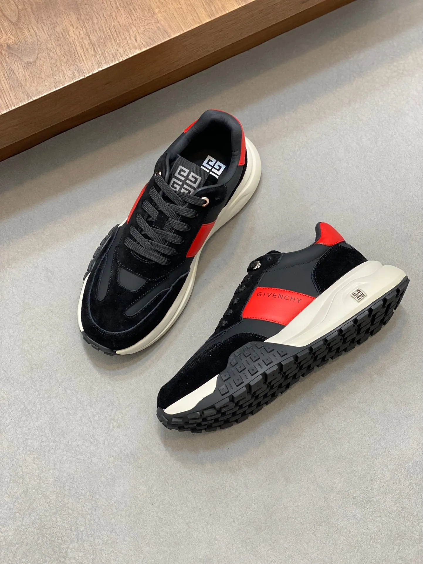 GVC Black Runner Sneakers-021