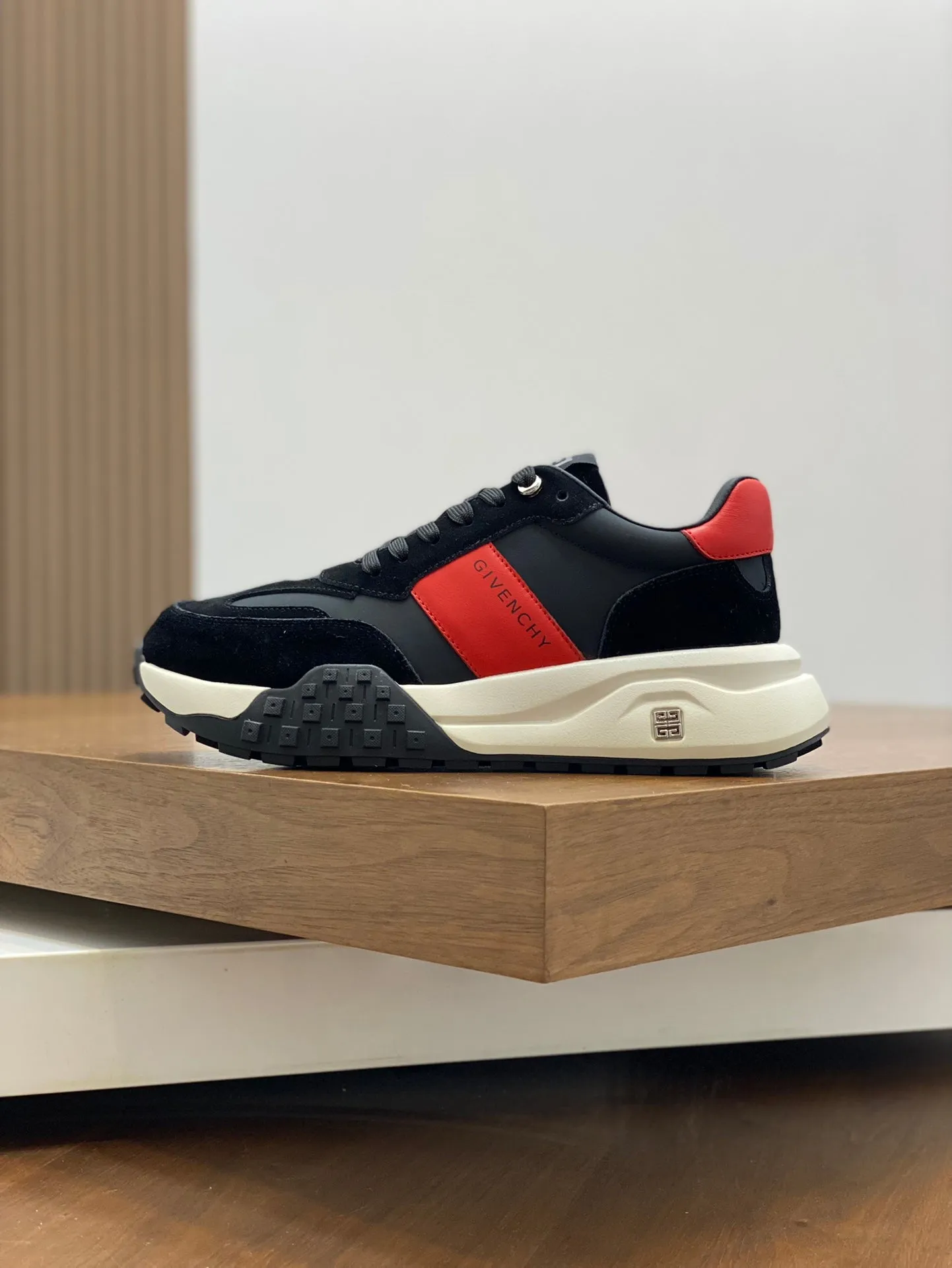 GVC Black Runner Sneakers-021